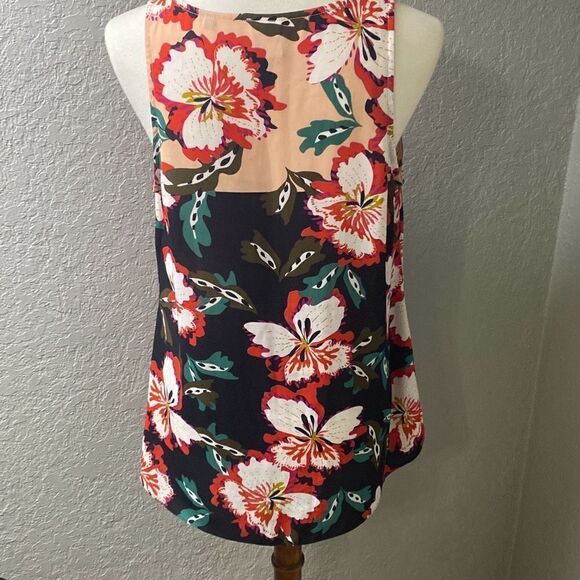 CAbi Hibiscus Floral print top shirt M 5542 Cranberry Crush - Picture 4 of 8